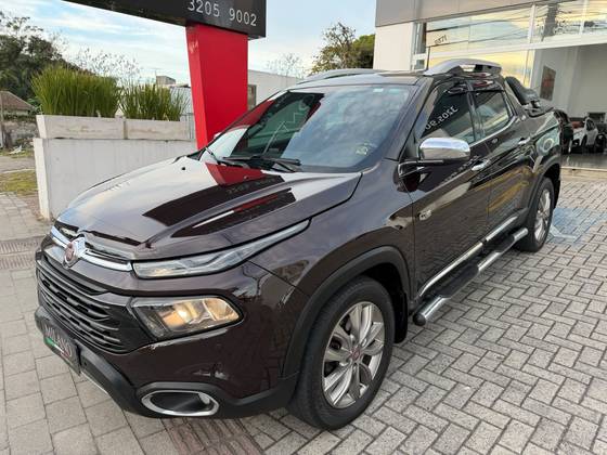 FIAT TORO 2.0 16V TURBO DIESEL RANCH 4WD AT9 FIAT TORO 2.0 16V TURBO DIESEL RANCH 4WD AT9